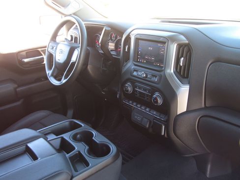 Used 2024 Chevrolet Silverado 1500 Custom Trail Boss w/ LPO, Dark Essentials Package image 10