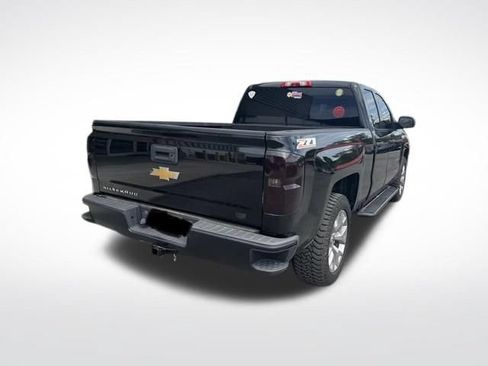 Used 2017 Chevrolet Silverado 1500 Custom w/ Custom Convenience Package RWD image 10
