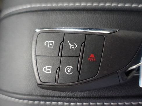 Used 2026 Chevrolet Traverse LT w/ Driver Confidence Package FWD image 17