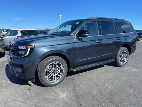 New 2026 Ford Expedition Active image 6