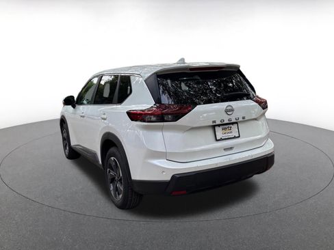 Used 2025 Nissan Rogue SV FWD image 5
