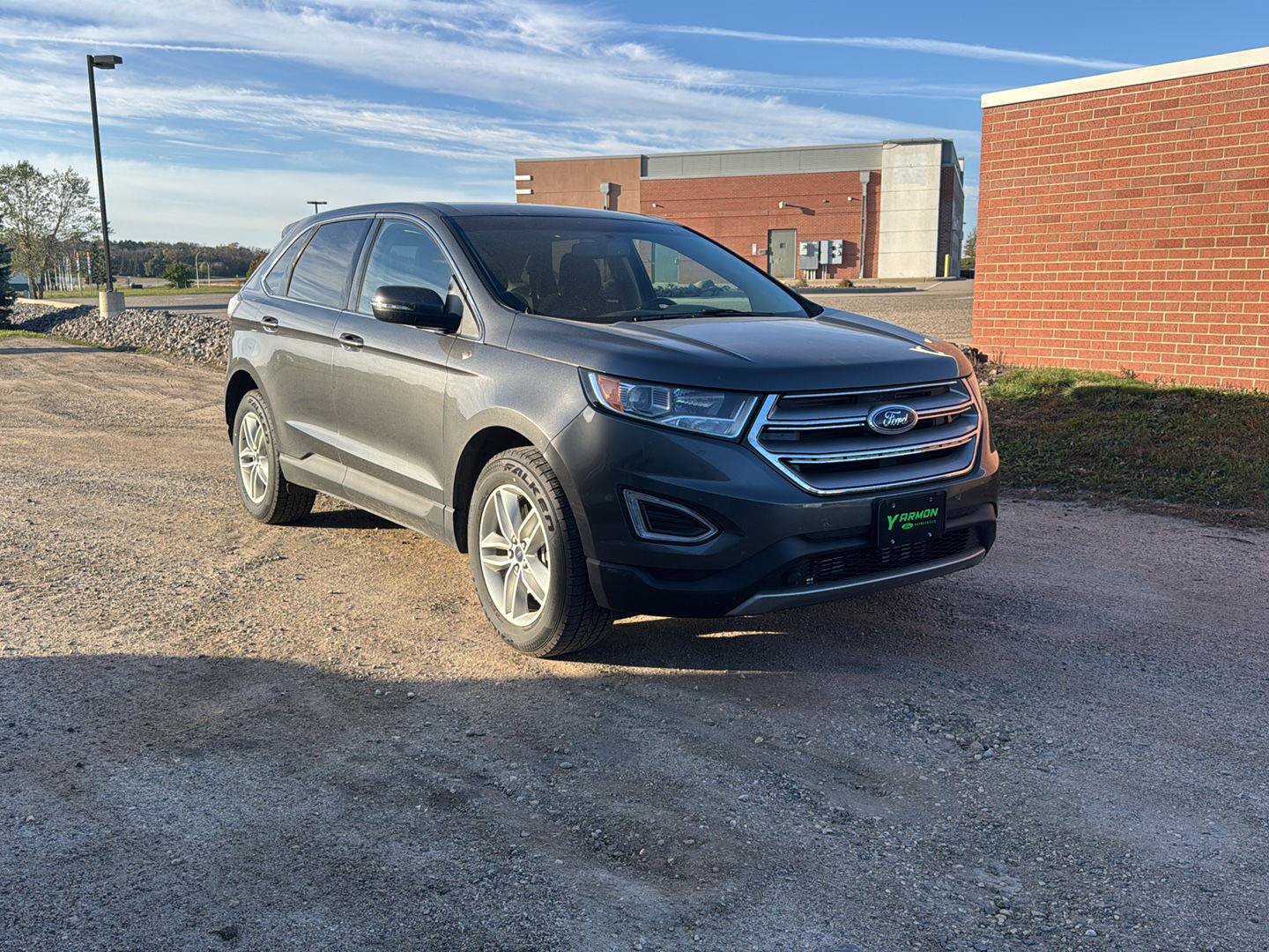 Used 2017 Ford Edge SEL w/ Class II Trailer Tow Package AWD/4WD image 2