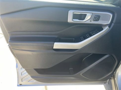 Used 2022 Ford Explorer Limited w/ Equipment Group 301A image 22