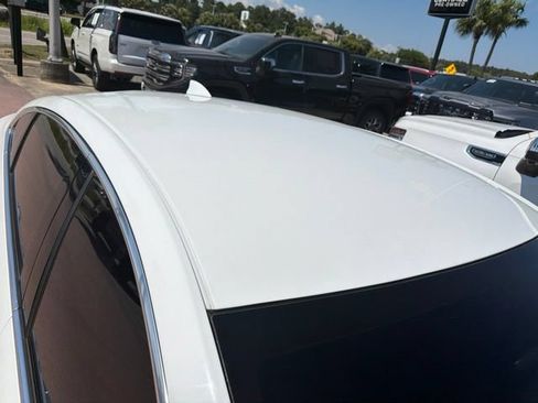 Used 2018 Chevrolet Malibu LT w/ Leather Package FWD image 9
