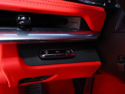 Used 2025 Chevrolet Corvette Stingray Premium Conv w/ Z51 Performance Package image 23