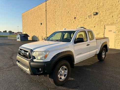 Used 2014 Toyota Tacoma 4x4 Access Cab V6 image 1