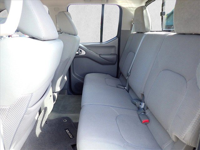 Used 2016 Nissan Frontier SV w/ SV Value Truck Package AWD/4WD image 8