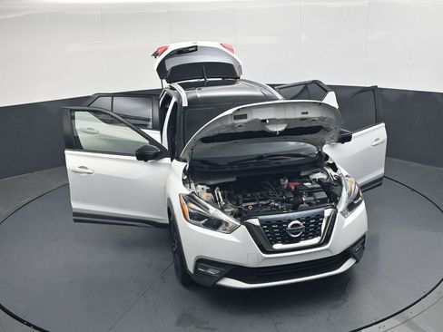 Used 2018 Nissan Kicks SR w/ Premium Package FWD image 40