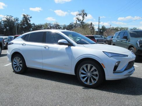New 2026 Buick Envista Avenir image 2