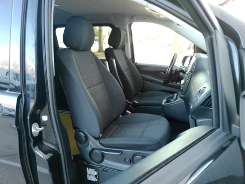 Used 2019 Mercedes-Benz Metris Passenger image 21