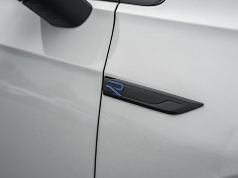 Used 2023 Volkswagen Golf 20th Anniversary Edition image 19