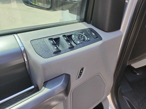 Used 2018 Ford F250 XLT w/ XLT Premium Package AWD/4WD image 17