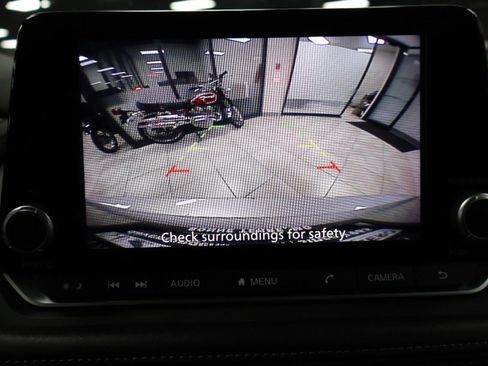 Used 2024 Nissan Rogue S AWD/4WD image 16