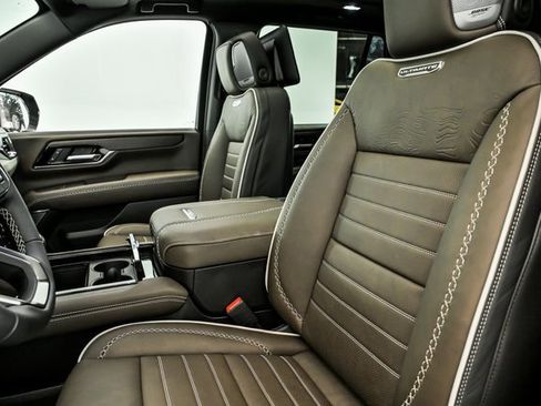 New 2026 GMC Yukon Denali Ultimate image 8