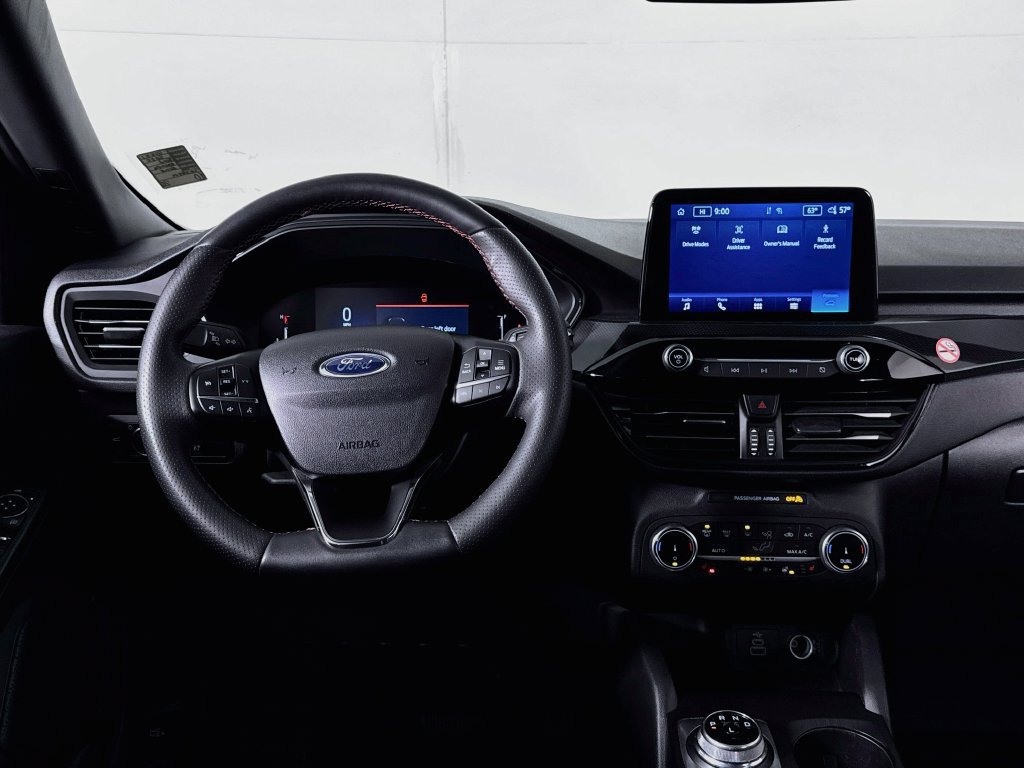 Used 2025 Ford Escape ST-Line Select AWD/4WD image 14