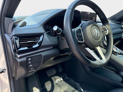 Certified 2025 Acura RDX SH-AWD image 17