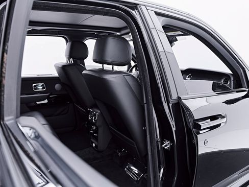Used 2020 Rolls-Royce Cullinan AWD/4WD image 38