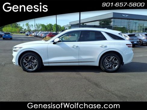 Used 2023 Genesis GV70 2.5T w/ Select Package AWD/4WD image 2
