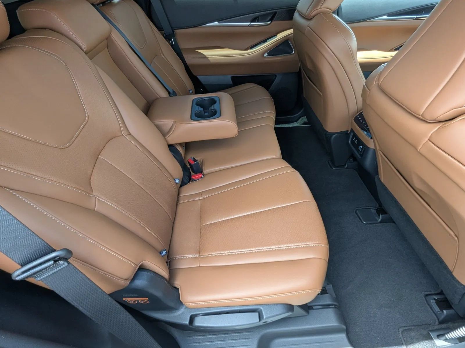 Used 2025 INFINITI QX60 Sensory AWD/4WD image 14