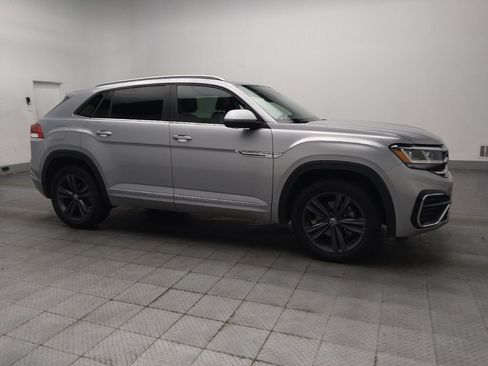 Used 2021 Volkswagen Atlas Cross Sport SE w/ Panoramic Sunroof Package FWD image 11