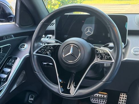 Used 2022 Mercedes-Benz S 500 4MATIC w/ AMG Line Package image 25