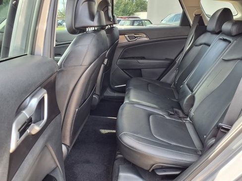 Used 2024 Kia Sportage EX FWD image 11