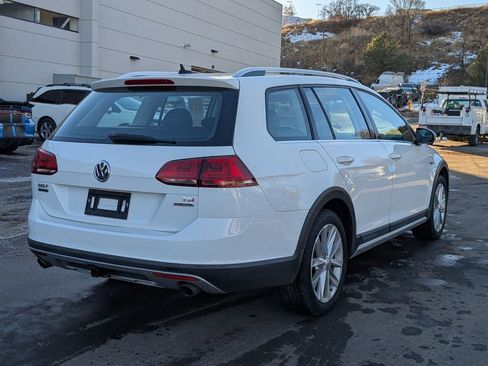 Used 2017 Volkswagen Golf Alltrack SE image 7