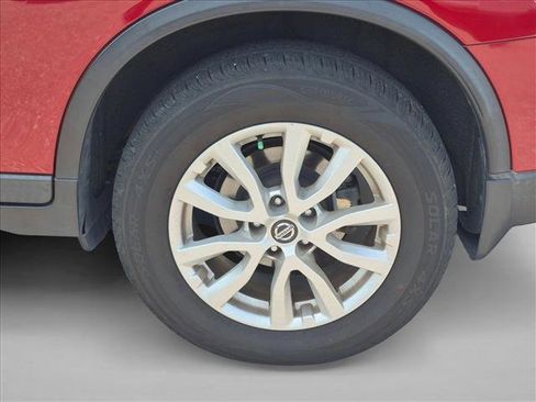 Used 2019 Nissan Rogue SV FWD image 13