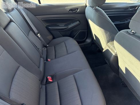 Used 2024 Nissan Altima 2.5 S image 13