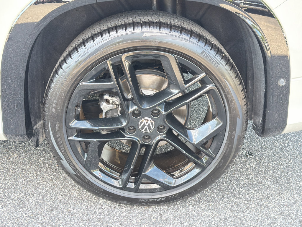 Used 2026 Volkswagen Tiguan SE R-Line FWD image 33