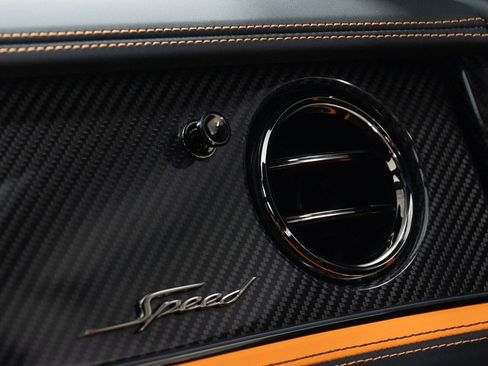 Used 2025 Bentley Flying Spur Plug-In Hybrid image 44