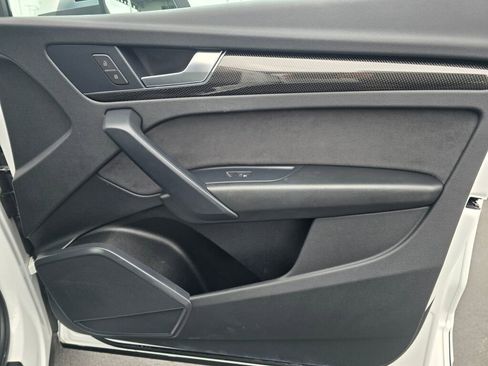 Used 2022 Audi SQ5 Premium w/ Convenience Package image 28