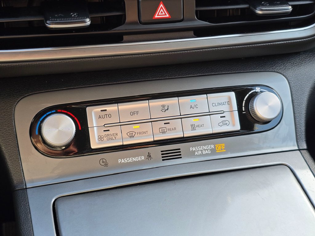 Used 2023 Hyundai Kona SE FWD image 23