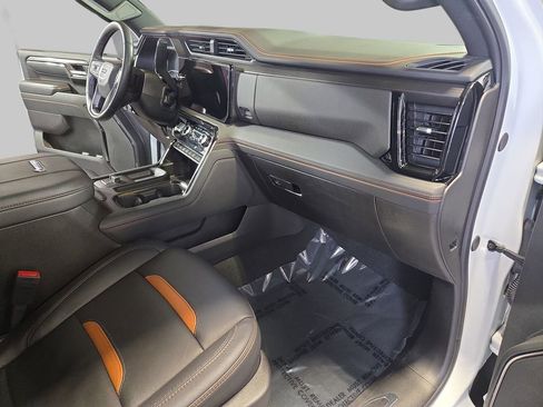 Used 2024 GMC Sierra 2500 AT4 w/ AT4 Preferred Package image 10