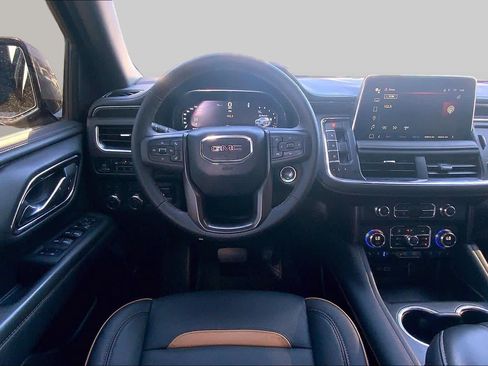 Used 2024 GMC Yukon AT4 w/ Technology Package AWD/4WD image 6