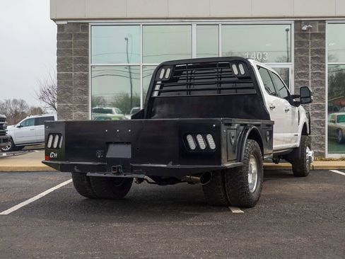 Used 2017 Ford F350 Platinum w/ Platinum Ultimate Package image 3