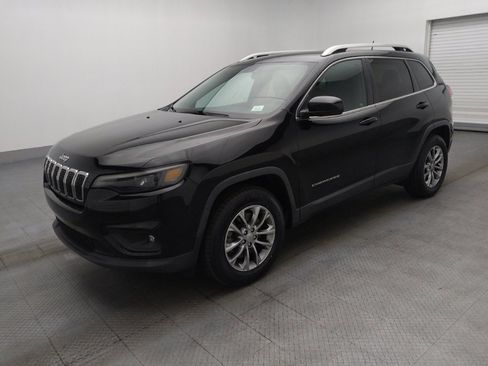 Used 2019 Jeep Cherokee Latitude Plus image 2