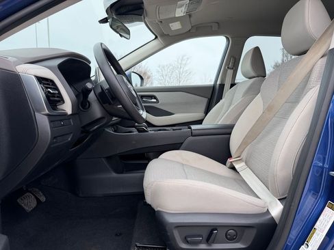 Used 2022 Nissan Rogue SV image 17