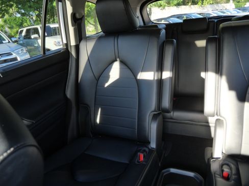 Used 2020 Toyota Highlander Limited AWD/4WD image 12