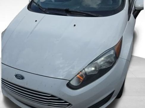 Used 2015 Ford Fiesta SE w/ Comfort Package FWD image 2