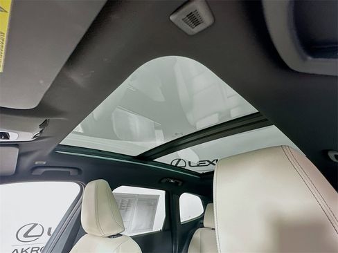 Used 2023 BMW X1 xDrive28i w/ Premium Package image 4