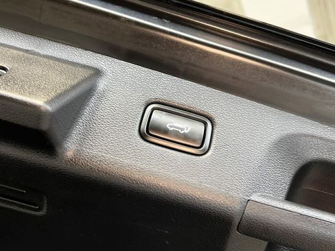 Used 2024 Hyundai Palisade Calligraphy image 10