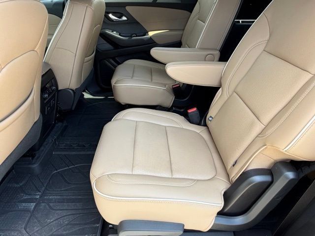 Used 2022 Chevrolet Traverse Premier FWD image 16