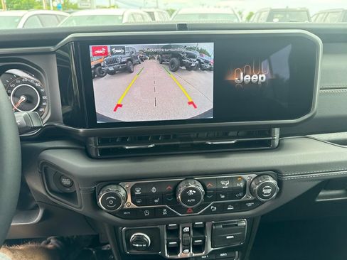 New 2026 Jeep Wrangler Unlimited Sahara AWD/4WD image 13
