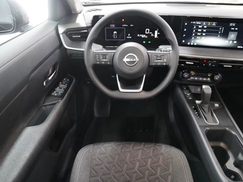 Used 2026 Nissan Kicks SV w/ SV Premium Package AWD/4WD image 12