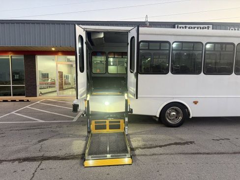 Used 2021 Ford F550 2WD Regular Cab Super Duty image 15