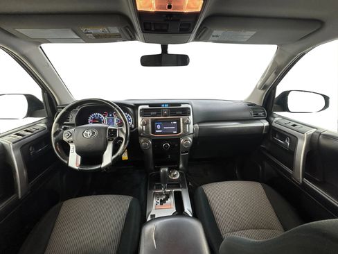 Used 2016 Toyota 4Runner SR5 AWD/4WD image 17