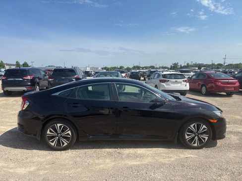 Used 2016 Honda Civic EX-T image 9