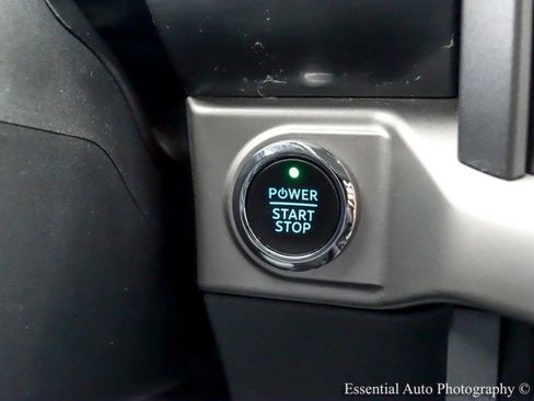 Used 2023 Ford F150 Lightning XLT image 19