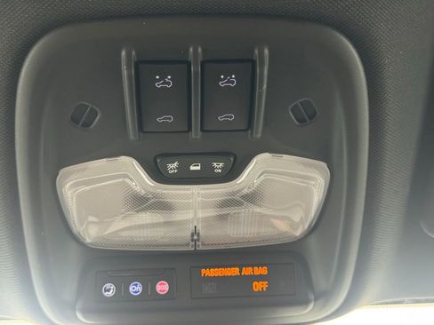 Used 2025 Chevrolet Colorado Z71 w/ Midnight Edition AWD/4WD image 33